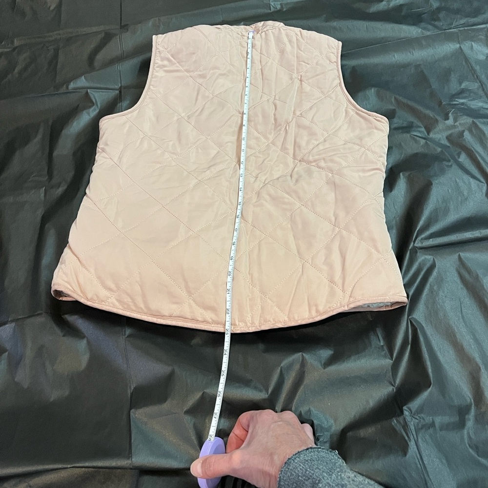 Love Tree Reversible Quilted Vest
Blush Pink/Sherpa/ Rose Gold zipper - Picture 6 of 12